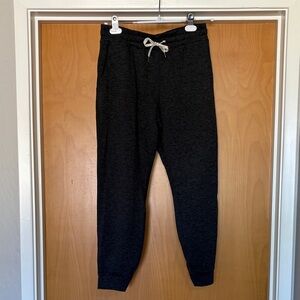 Vuori Charcoal Jogger Pants sz small never worn